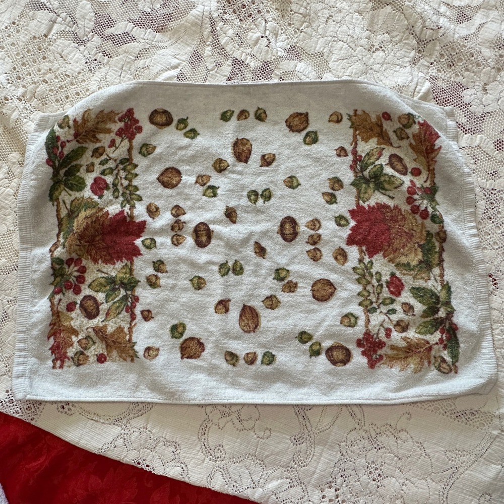 Cecil Saydah Fall‎ Harvest Kitchen Towel Cotton Acorns Leaves Berries White